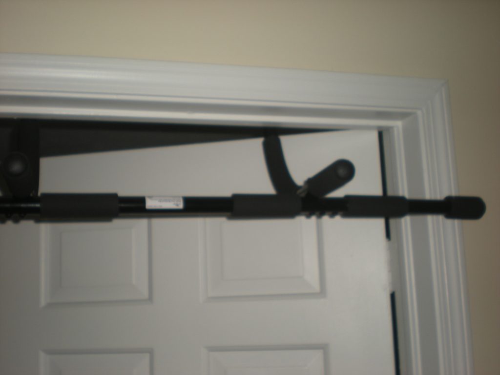 Workout exercise bar, assembled and mounted to door frame