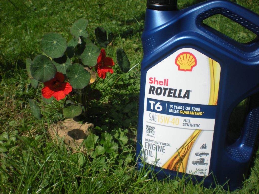 Image of the container of Shell Rotella T6 Full Synthetic Diesel Engine Oil.